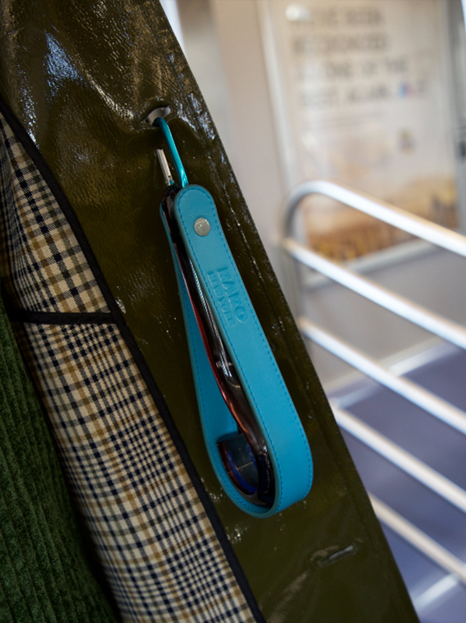 Straphanger Poll RARO New York - The Straphanger In Ace – Useful Objects